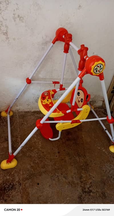 Heavy Duty Garden Jhoola for Sale – Perfect Condition