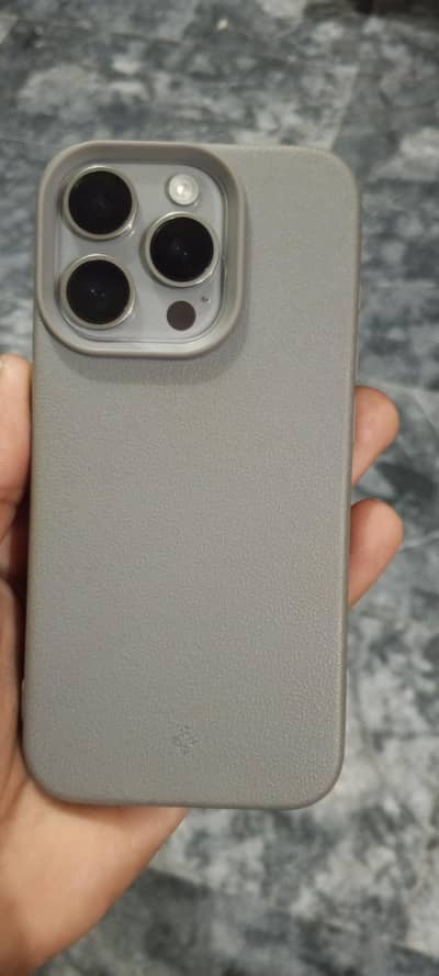 iphone 15pro natural tatinum 128gb Bh88% water pack