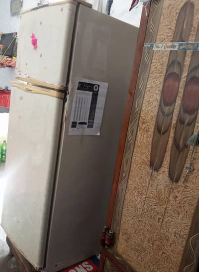 Medium size Dawalance company Good working Good condition freezer