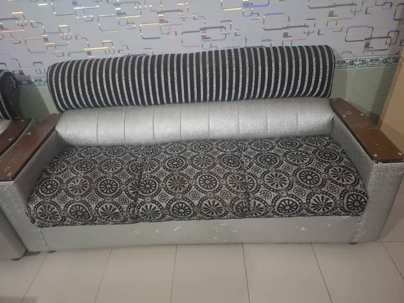 used sofa set 0