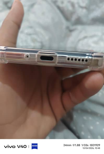 10 by 10 condition hai dabba hai charger Nahin hai