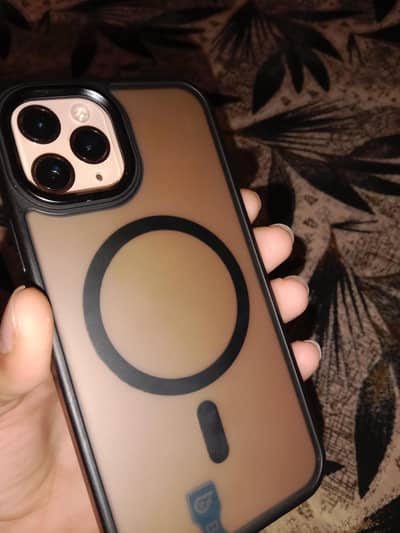 GOLDEN IPHONE 11 10/10