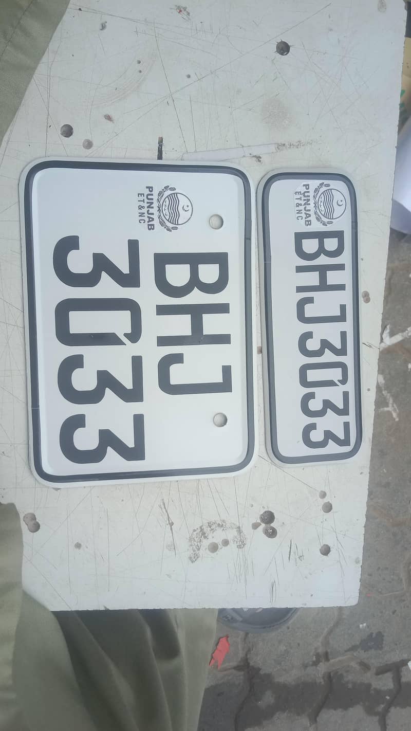 number plates 8