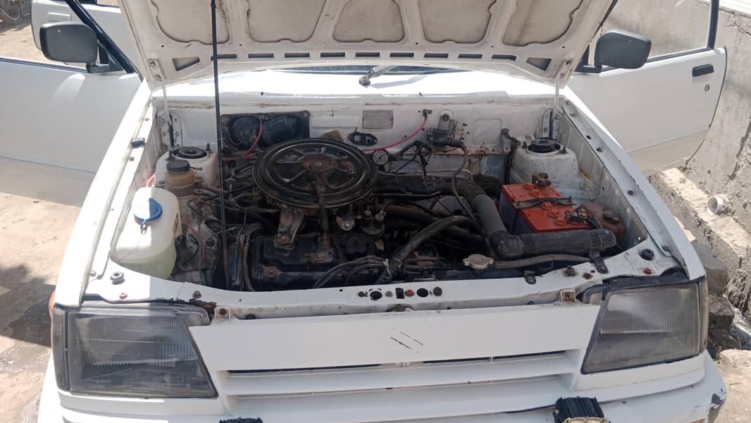 گاڑی مکمل طور پر صاف اور اچھی حالت میں ہے ۔کسی قسم کی کوئی خرابی نہیں 8