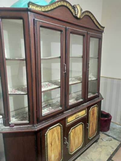 showcase Barton wali almari