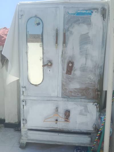 wardrobe /Almirah huge size