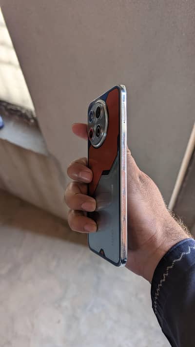 tecno spark 30 pro 8 +8 /128