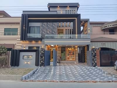 Prime Location 10 Marla House For Sale In Rs. 43500000 Only