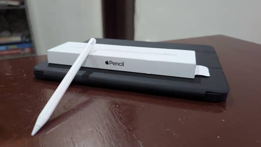 Apple Pencil USB - C with box  only 1 month used