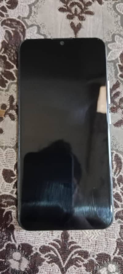 Vivi Y17 4/64 Condition 10/9