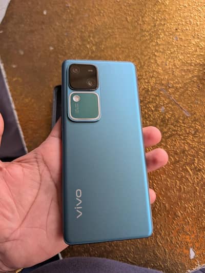 Vivo v30.5G 12+12 256GB Official PTA Approved dual sim