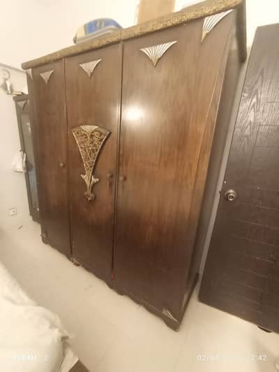 Urgent- Bed and Wardrobe for sale