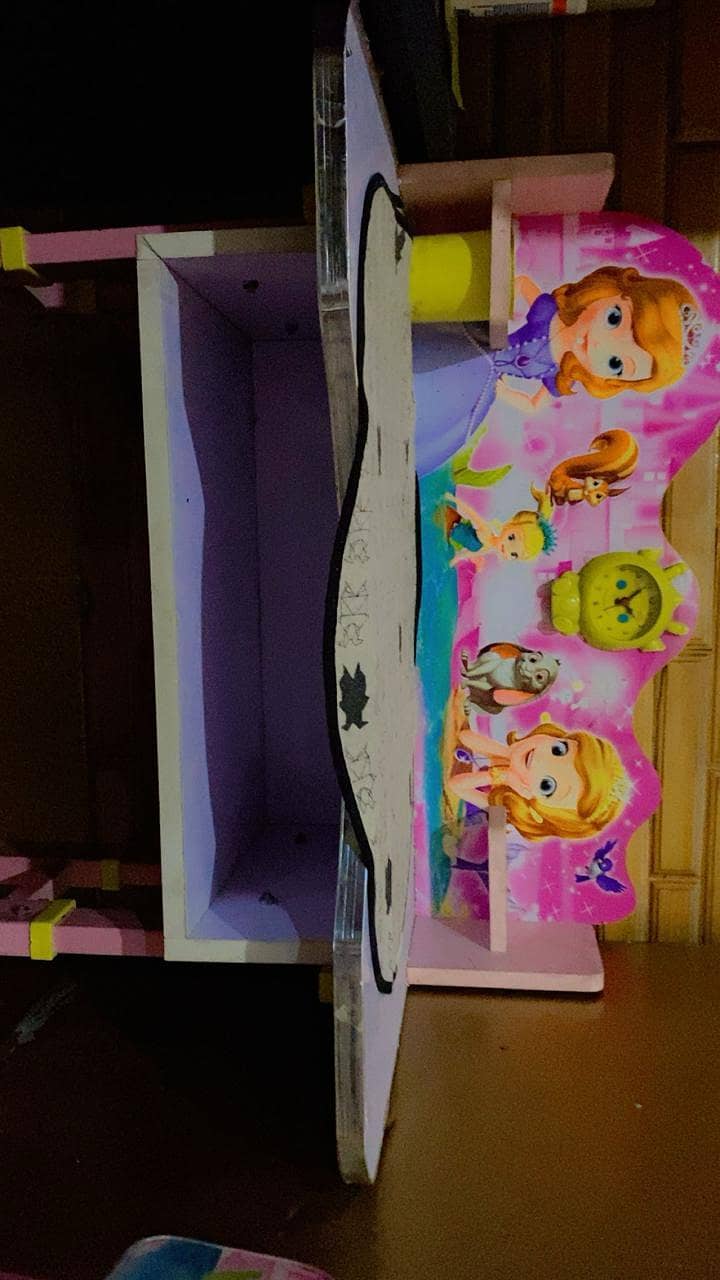 Selling study table 4