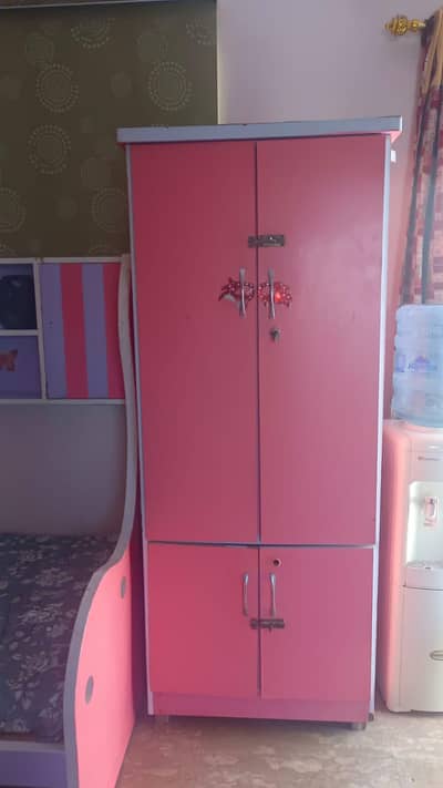Complete girl furniture set just like new hardly used