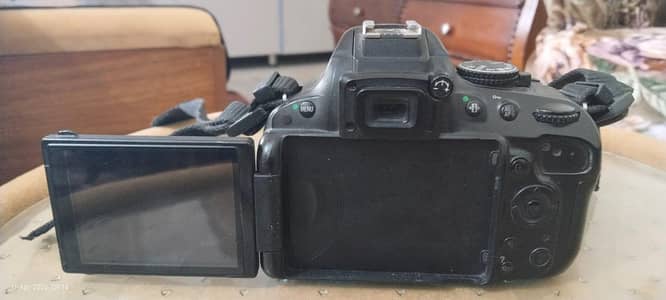 Nikon Digital Cemra D5100 Made In Thailand Lens 18-15m 1030Mah bettry