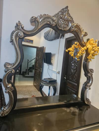 Royale Dressing Table (Butt furniture)