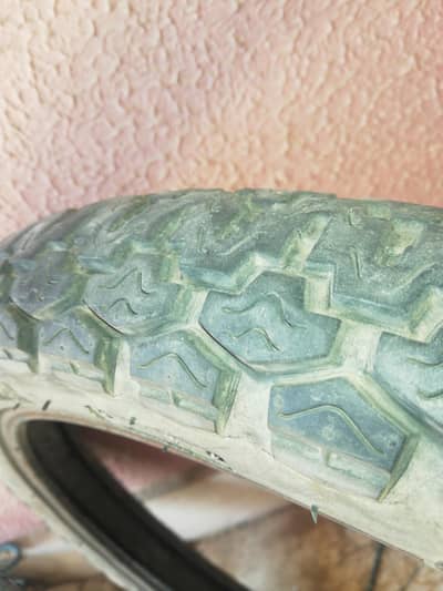 CD 70 tyre