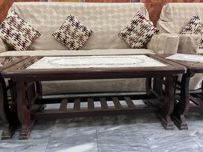 3 table set aur 1 round glas table total 4 table sale krny hn