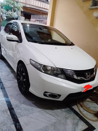 Honda city 2018 model lush condition totally genniun except one