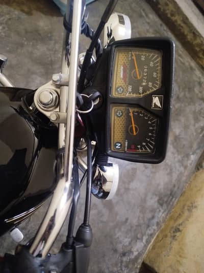 Honda 125 special gold attention