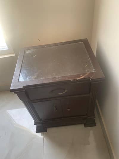 2 Wooden side tables with dressing table