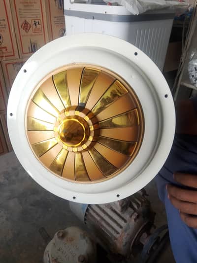 selling fan 10/9 condition total janiun condition and janiun coper