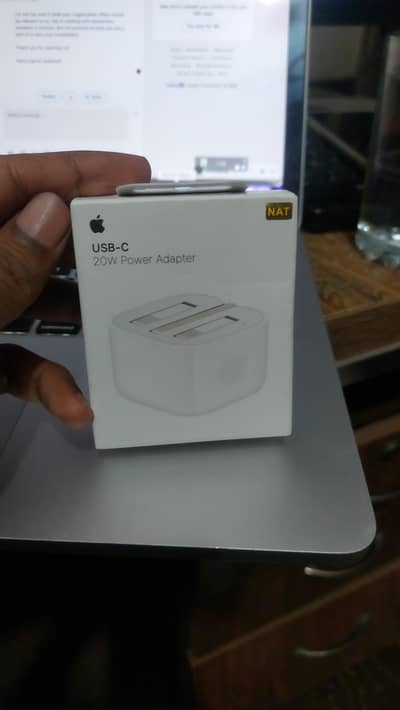 iphone orignal adopter 100%