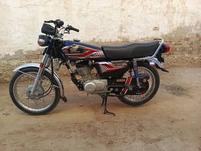 Honda 125 actractiv black colour