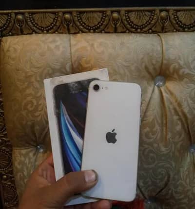 iPhone se 2020.128/GP.   03416735036.  yah WhatsApp hai