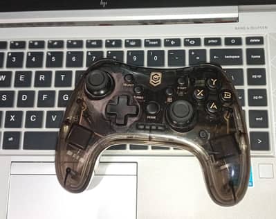 Wireless PC Game Controller – Smooth Gaming, Excellent Condition