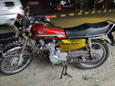 22/23 model koi Kam ni hone wala bilkul okay bike hai