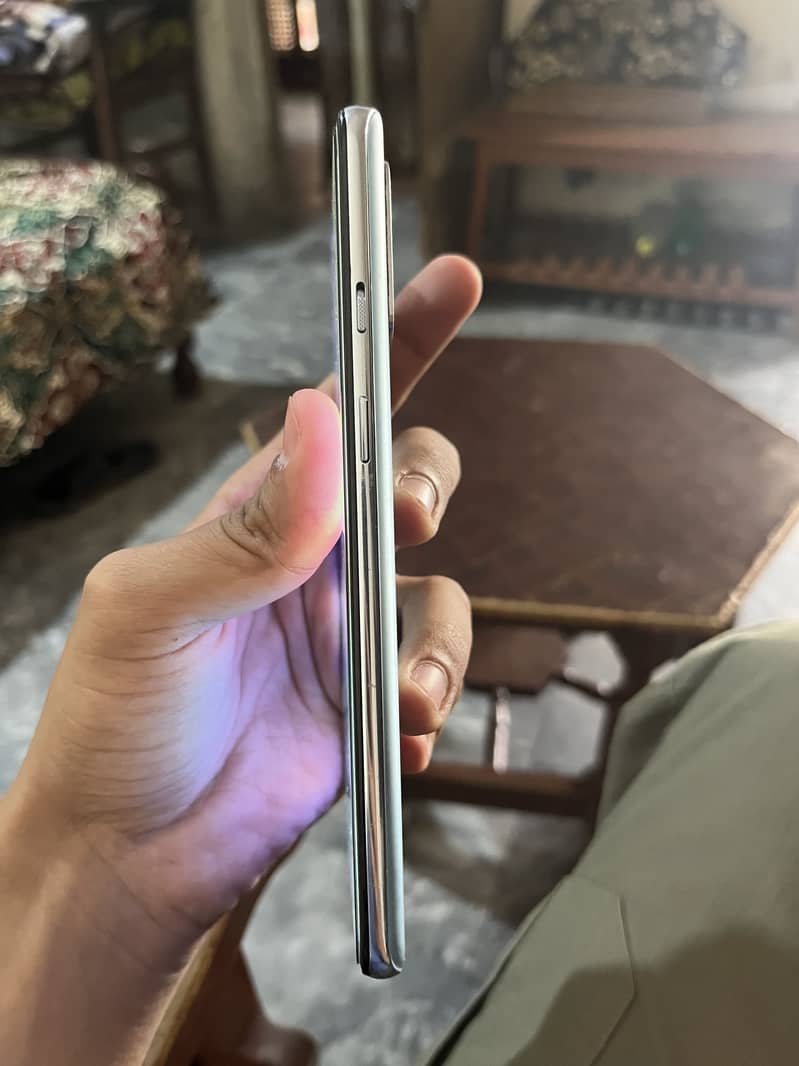 One plus 8T 4