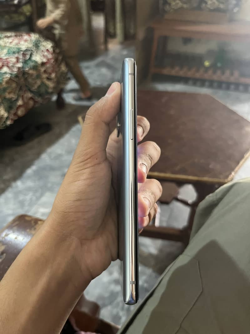 One plus 8T 6