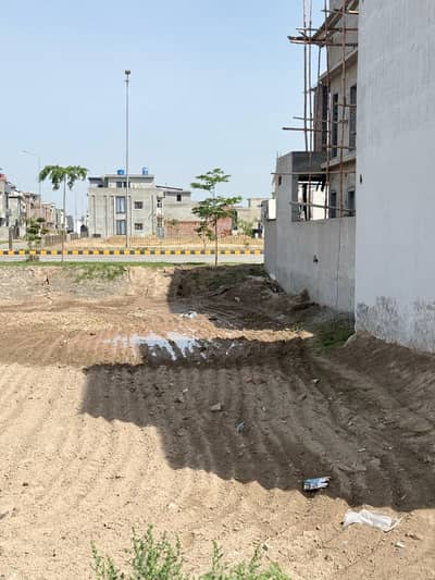 Beautifully Constructed Prime Location Residential Plot Is Available For sale In Park View City - Platinum Block