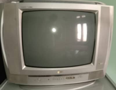LG CRT tv