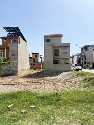 Affordable Prime Location Residential Plot Available For sale In Park View City - Silver Block