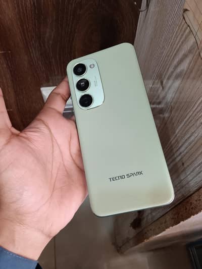 Tecno Spark 40pro plus 8/256GB Complete Box