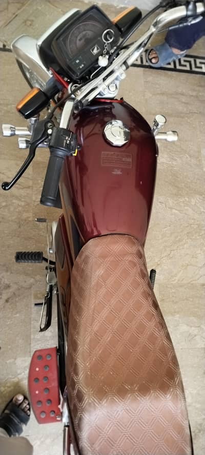 Honda CD 70 for sale condition 10 by 10 ha