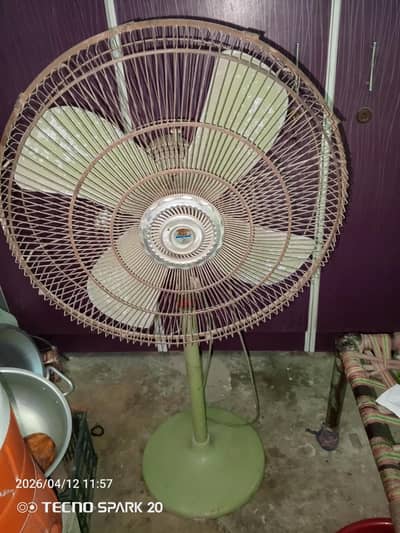 TV 4500 stand fan 6800
