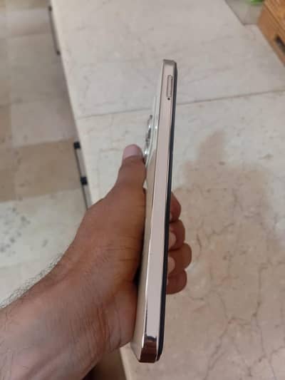 Sparx Ultra 8 Pro (8GB+256GB) – Excellent Condition – Box & Charger