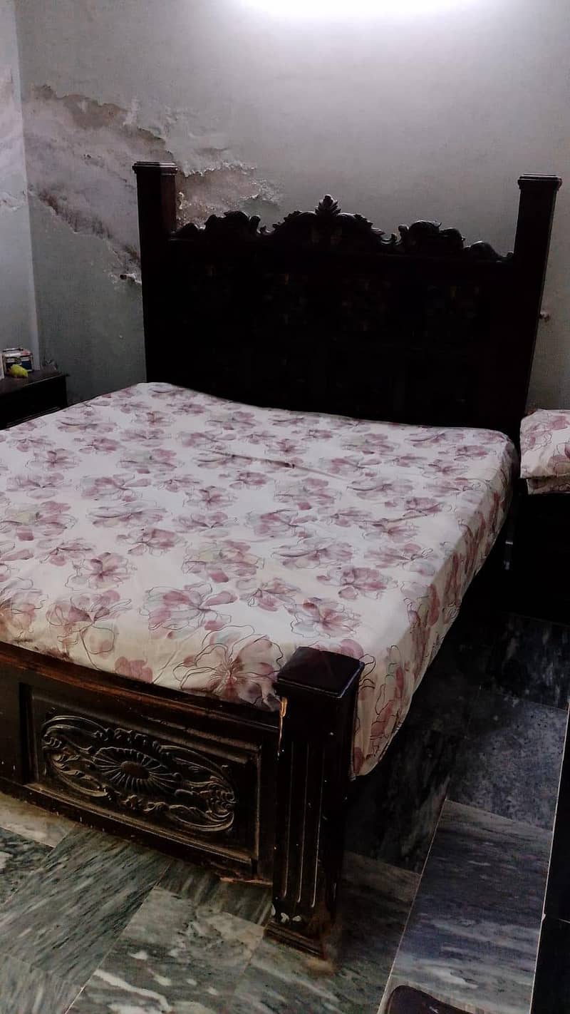 KING SIZE BED 0