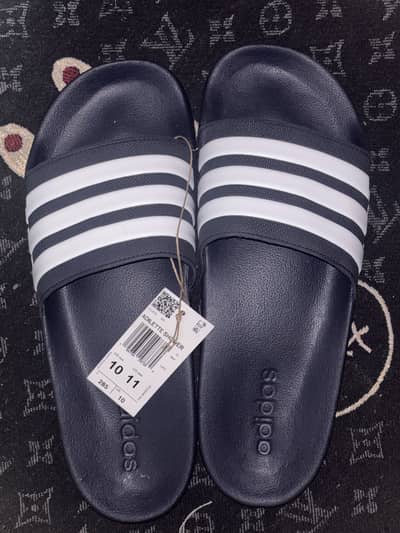 Adidas Adilette slides