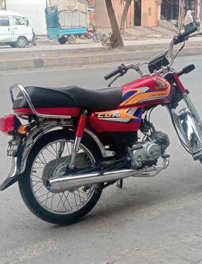 Honda CD 70 2025