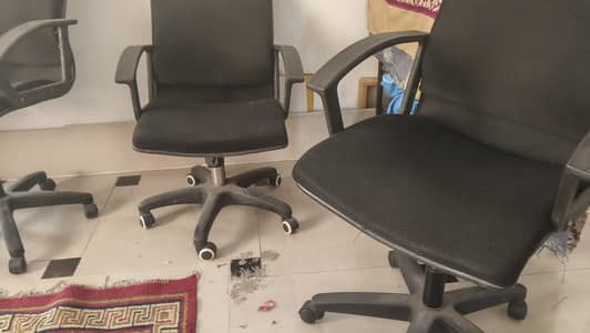 used office chairs in black colour