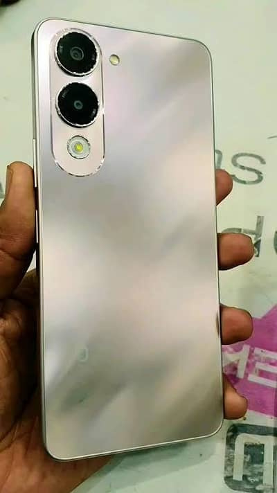 Vivo Y04 Brand New Condition – PTA Approved