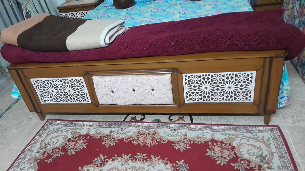 bed with side tables 6