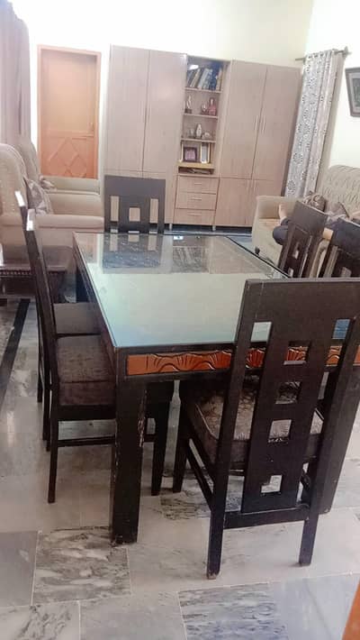 Dinning table with 6 chairs