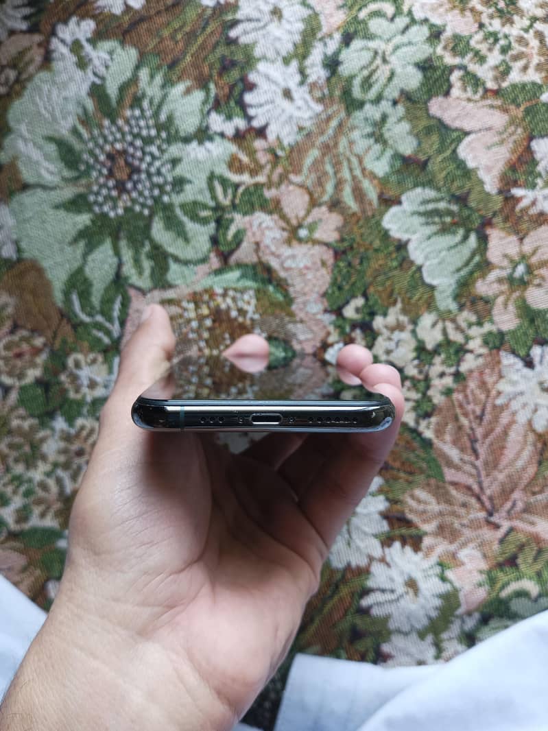 iphone 11 Pro (New Display Install Recently) 5