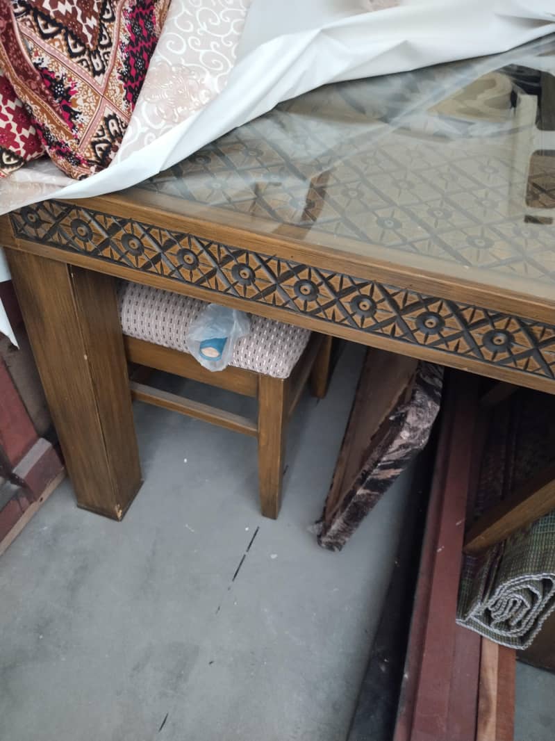 dining table with six chair 2