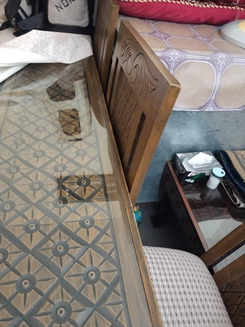 dining table with six chair 3